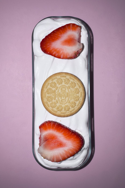 10 Strawberries & Cream Oreo Cake Cups